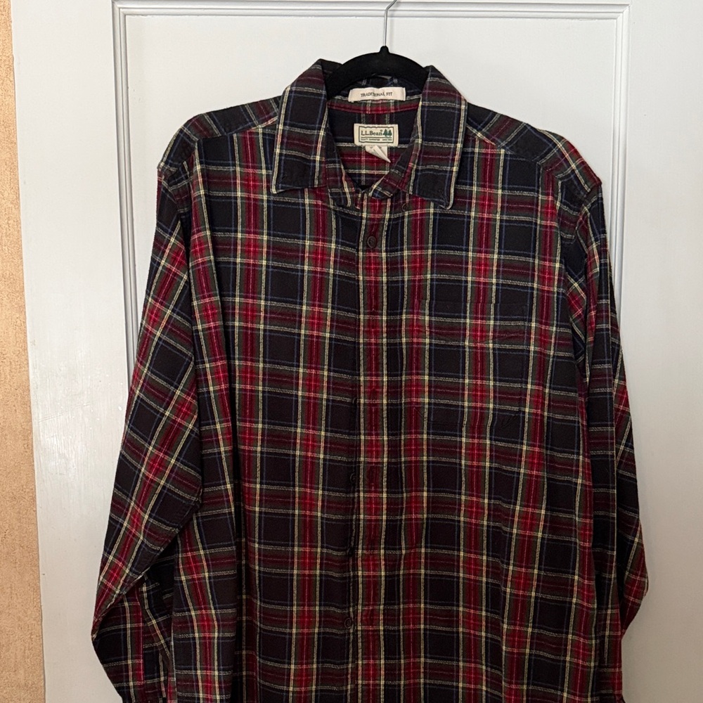 L.L. Bean Red and Black Plaid Men's  100% cotton flannel Shirt